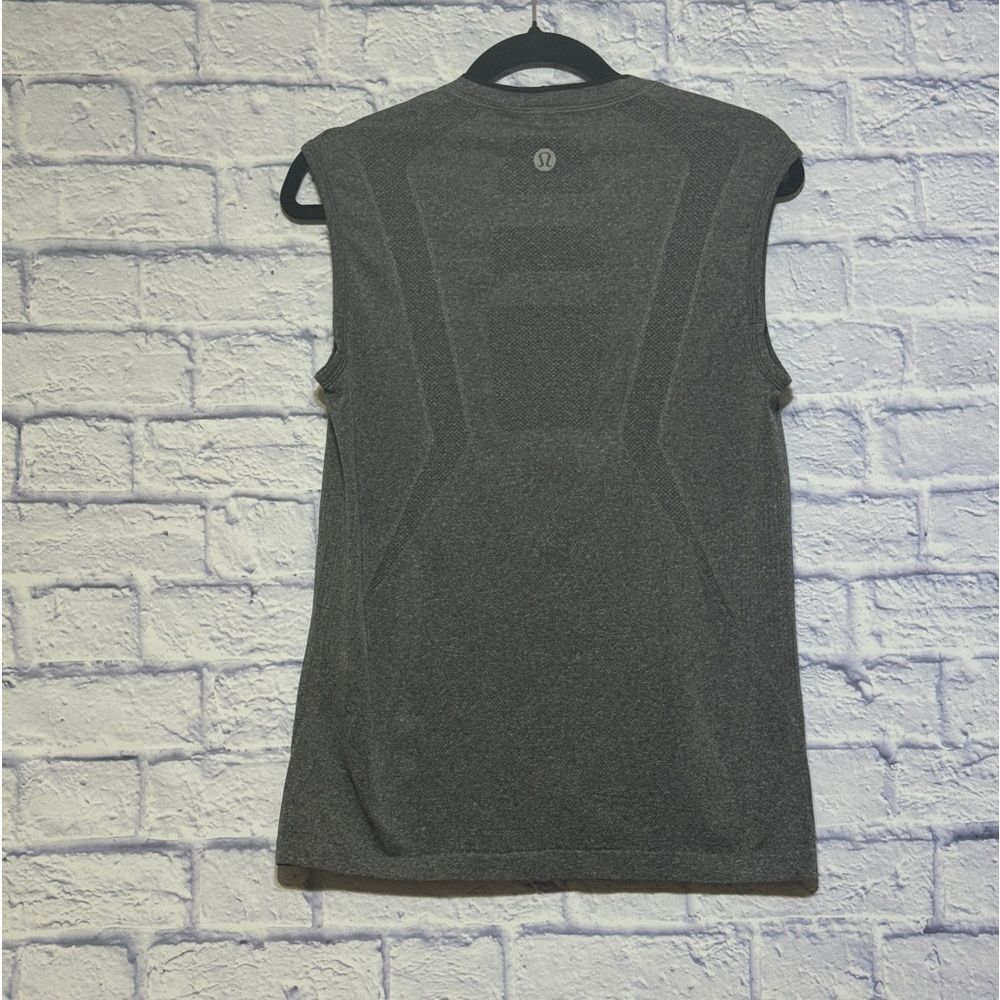 Lululemon Gray Sleeveless Swiftly Tech Muscle Tank Shirt
